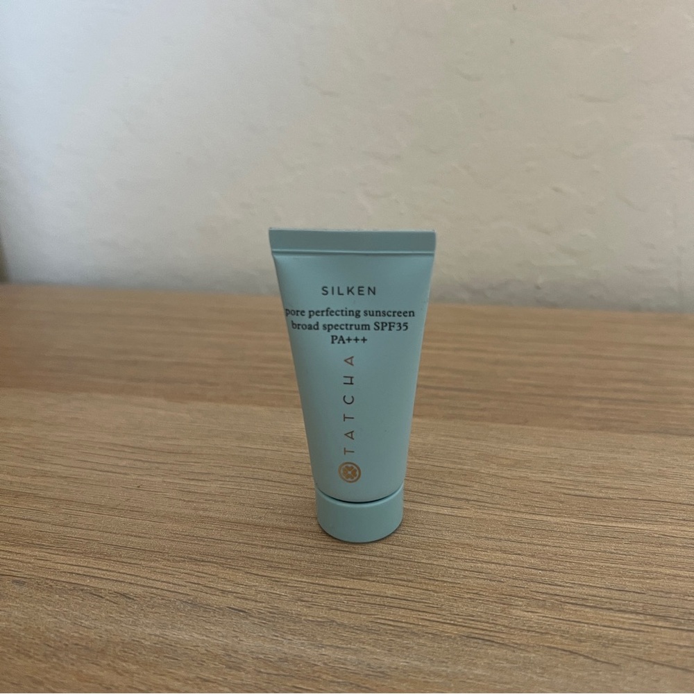 NWT Tatcha Silken Sunscreen SPF 35
Soft Matte Sunscreen Mini Travel Size